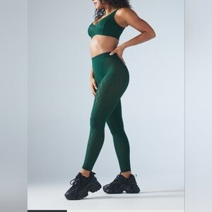 Savage x Fenty Peak Performance High-Waist X Mesh Legging XS Green.